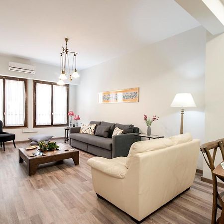 ¨Socrates¨ Traditional Apartment In The Center Of Atene Esterno foto