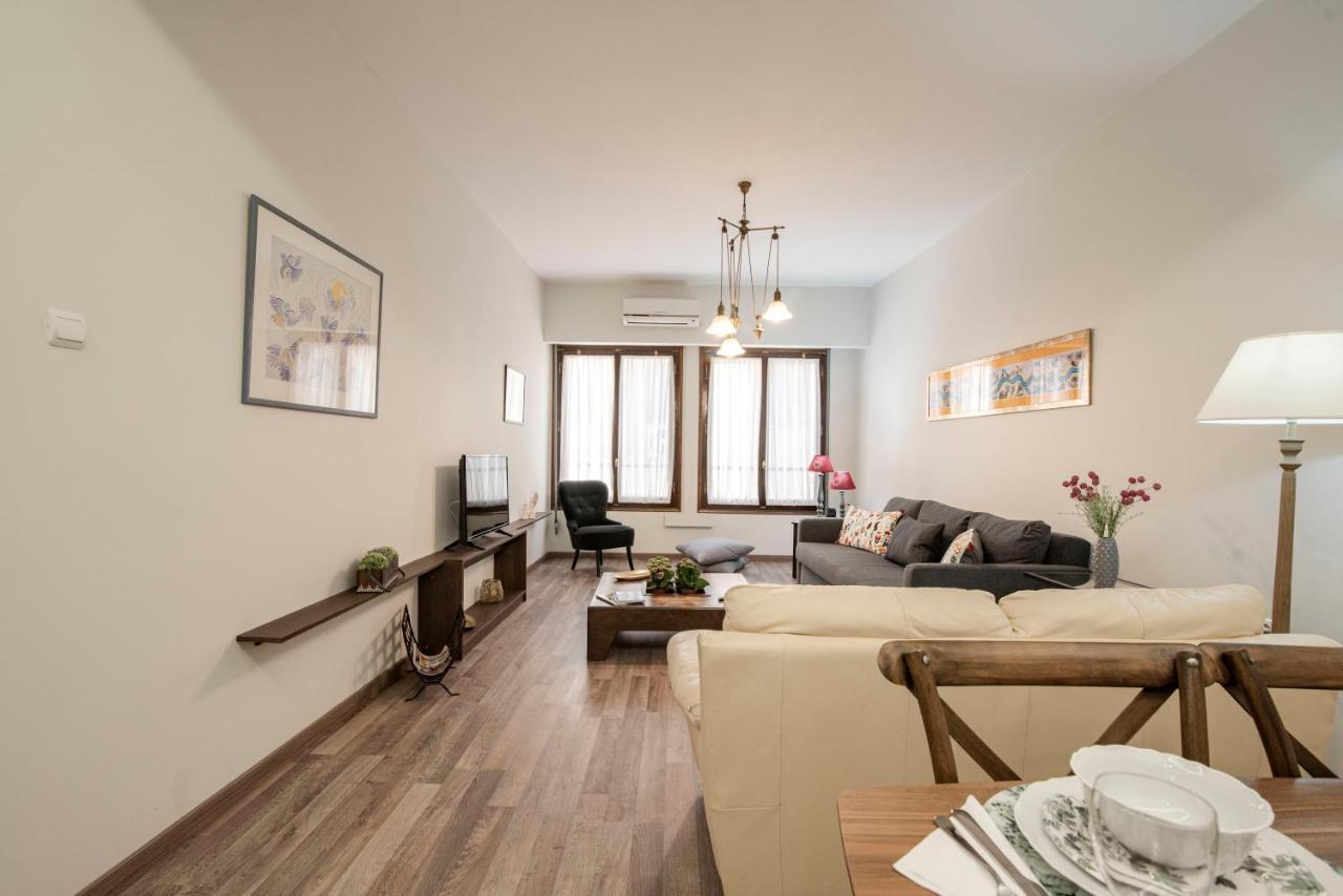 ¨Socrates¨ Traditional Apartment In The Center Of Atene Esterno foto