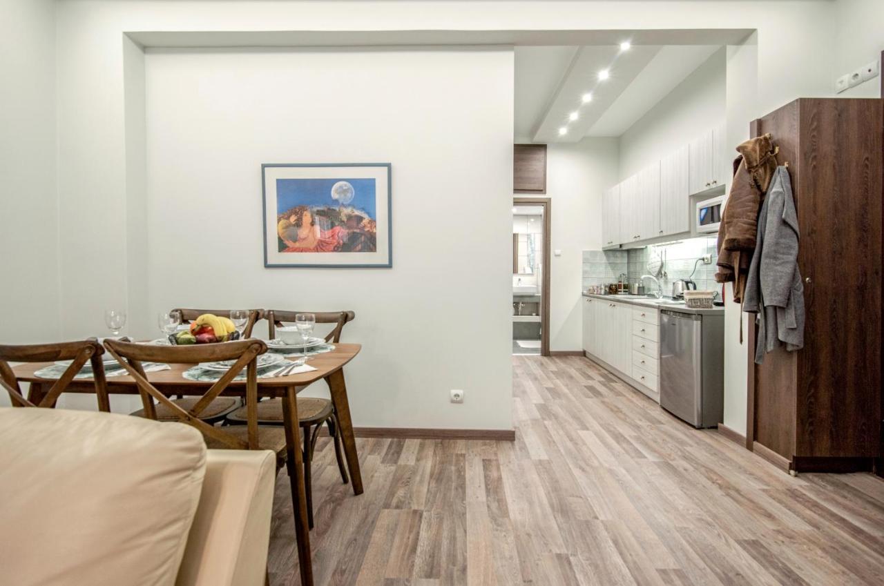 ¨Socrates¨ Traditional Apartment In The Center Of Atene Esterno foto